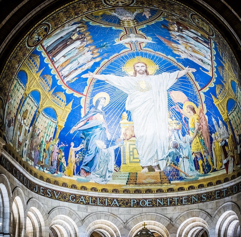 globedge-travel-paris-sacre-coeur-inside-art-ceiling cropped